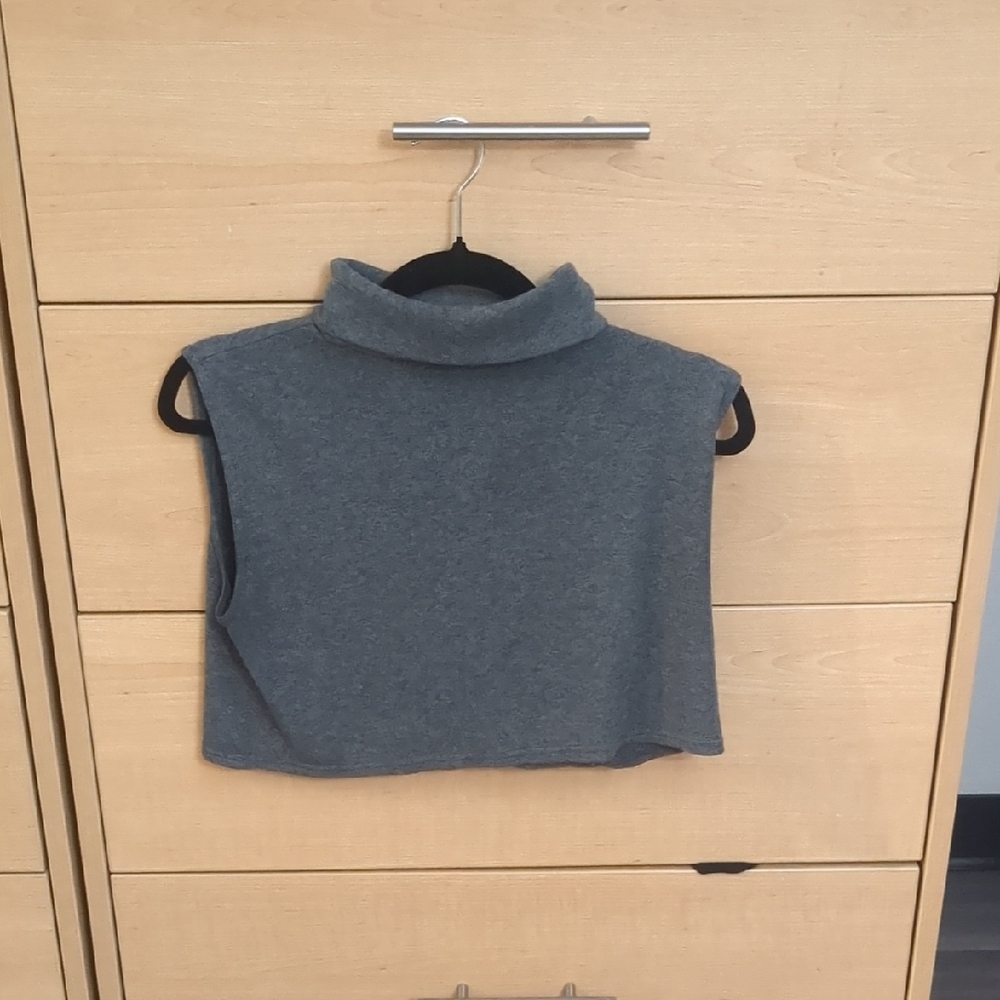 White Stag Heather Gray Knit Top